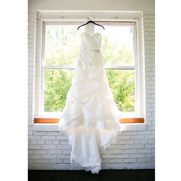 Wedding Dress - Couture Collection - Slim Size 8 - Picture 1 of 13
